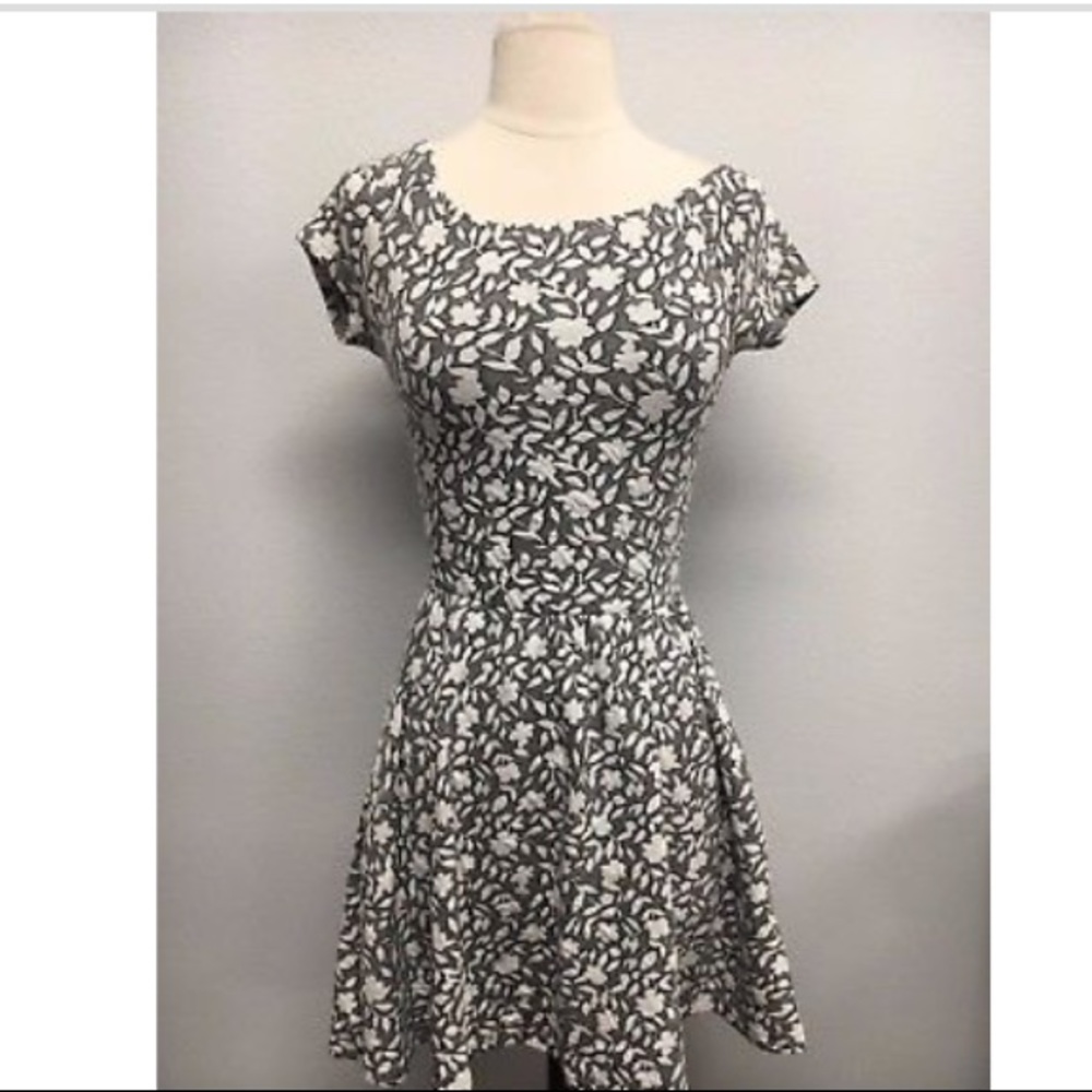 Topshop Gray and White Floral Dress
